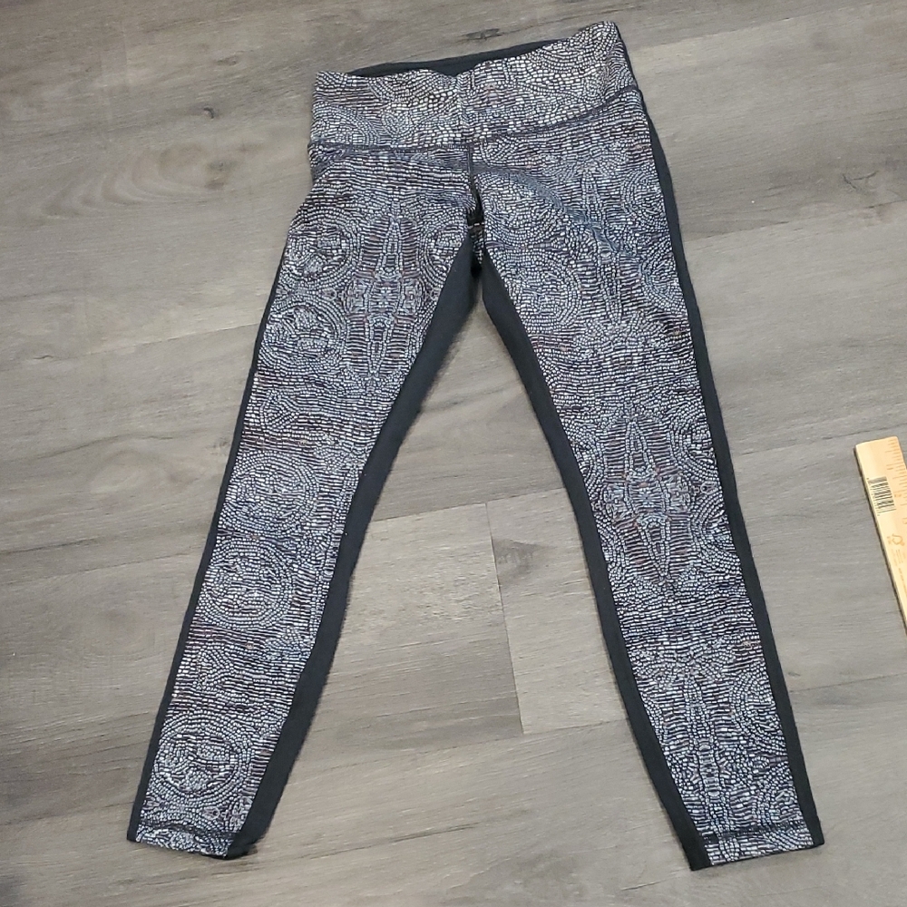 Lululemon Athletica Patterned Black Leggings - image 1